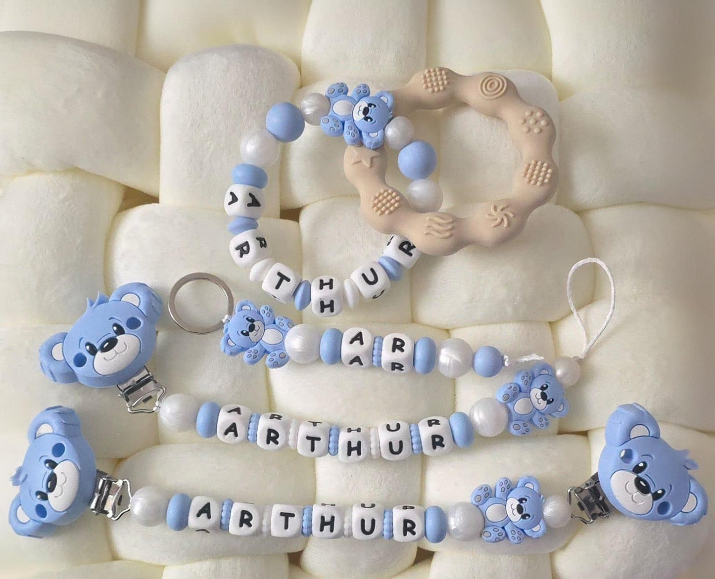 Attache tetine, doudou, anneau de dentition et porte clé personnalisé